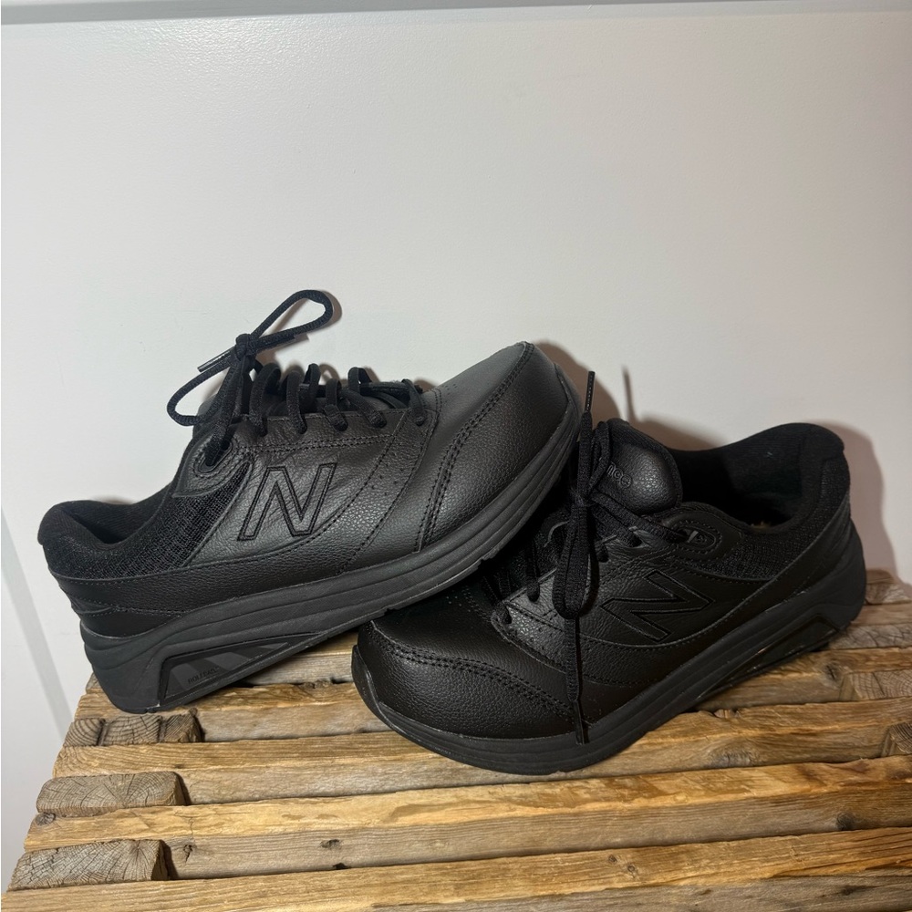 New Balance 928v3 Wide Casual Walking Shoes. Athletic Outdoor Sneakers. Size 8